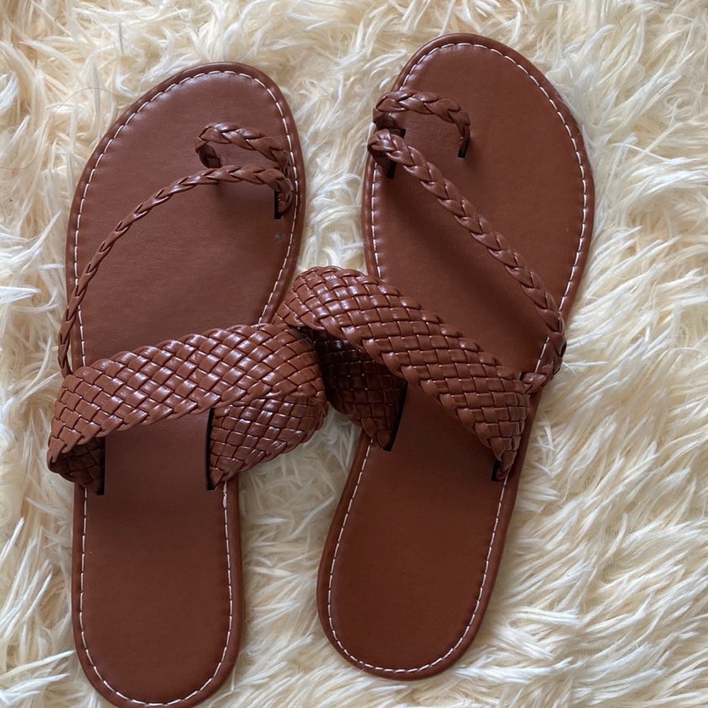New Brown sandals size 8 for women